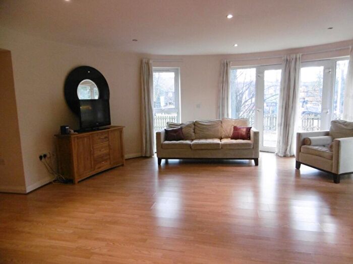 2 Bedroom Apartment To Rent In Pineview Gardens, Derby, DE23
