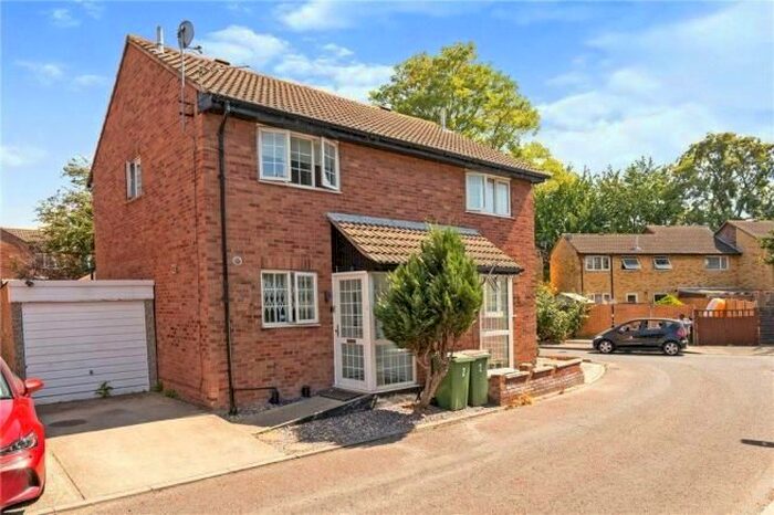 2 Bedroom Property To Rent In Heathfield Close, London, E16