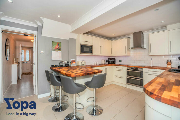 5 Bedroom Semi-Detached House For Sale In St. Botolph Road, Gravesend, DA11