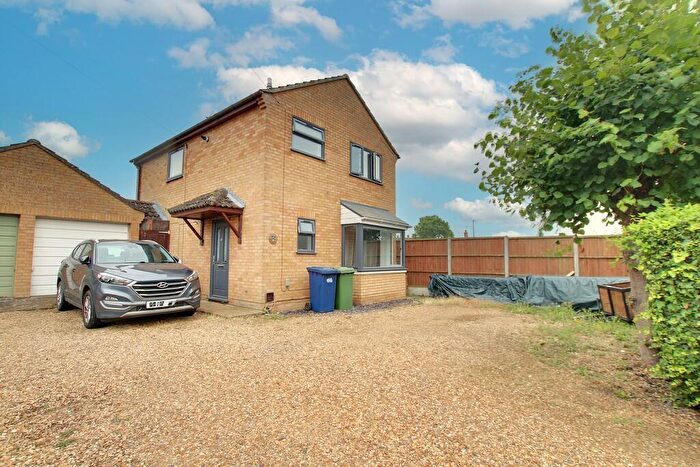 3 Bedroom Link Detached House For Sale In West Street, Chatteris, PE16