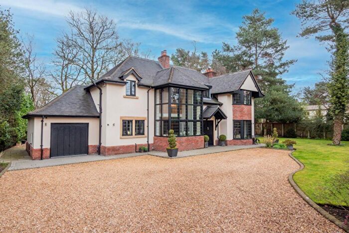 4 Bedroom Detached House For Sale In Northwich Road, Cranage, CW4