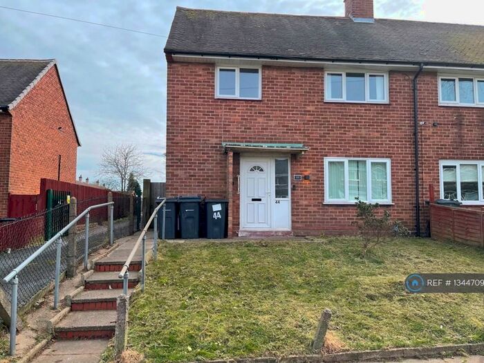 3 Bedroom Semi-Detached House To Rent In Kitwell Lane, Birmingham, B32