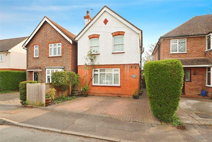 3 Bedroom Detached House For Sale In Russell Road, Woking, Surrey, GU21
