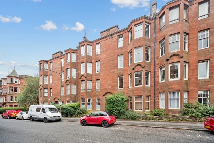 2 Bedroom Flat To Rent In Garrioch Road, Flat -, North Kelvinside, Glasgow, G20