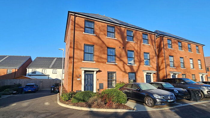 4 Bedroom Semi Detached House For Sale In Kiln Close, Deal, Kent, CT14