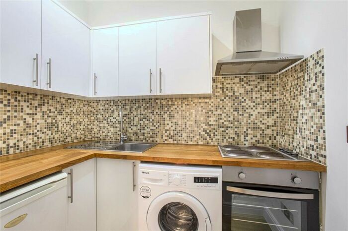 Apartment To Rent In Well Street, London, E9