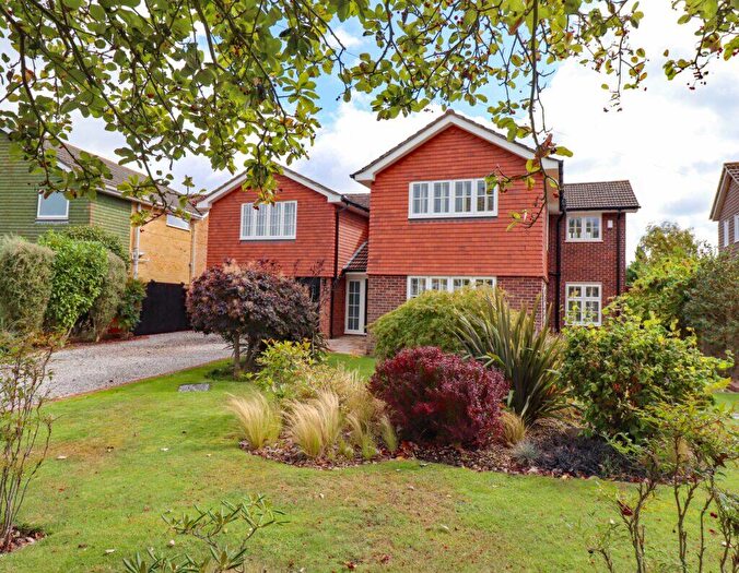 6 Bedroom Detached House For Sale In St Aubins Park, Hayling Island, PO11