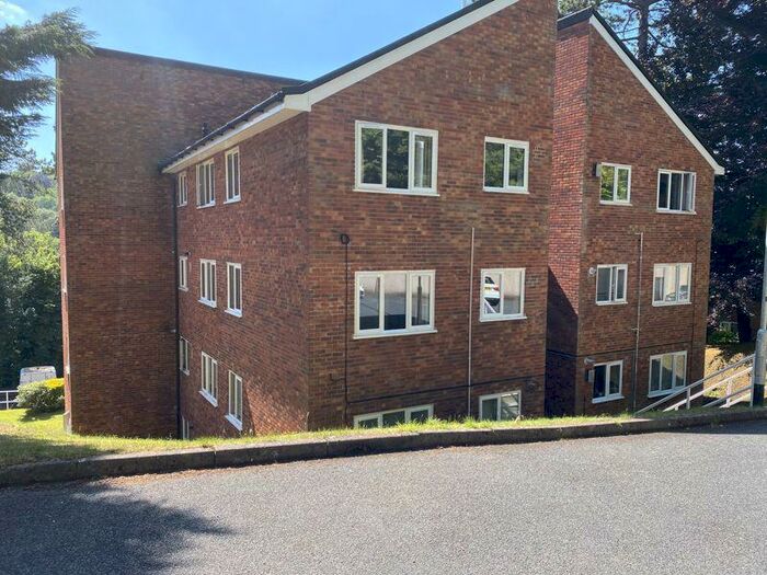 1 Bedroom Flat To Rent In Court Bushes Road, Whyteleafe, CR3