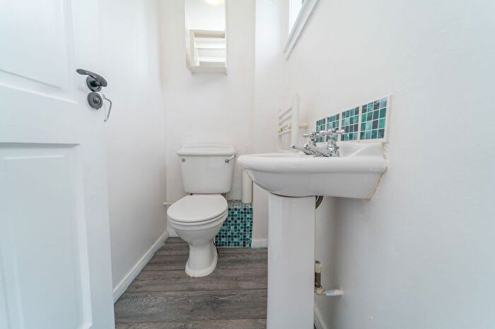 3 Bedroom End Of Terrace House For Sale In Ambrose Rise, Dedridge, Livingston, EH54