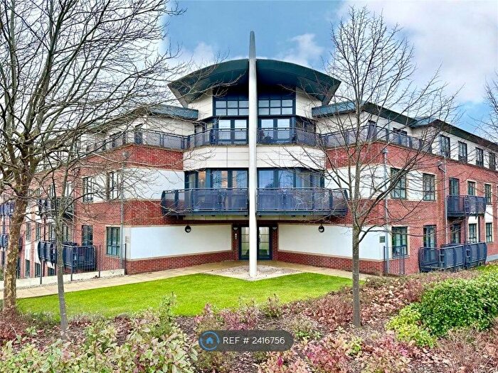 2 Bedroom Flat To Rent In Wallis Square, Farnborough, GU14