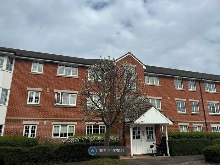 1 Bedroom Flat To Rent In Sigrist Square, Kingston Upon Thames, KT2