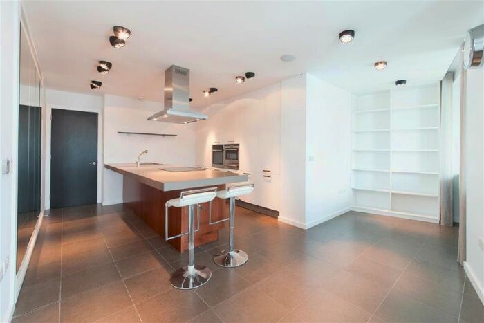 2 Bedroom Flat To Rent In Chelsea Wharf, Lots Road, SW10