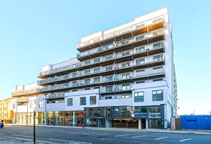 1 Bedroom Flat To Rent In High Road, Ilford, IG1