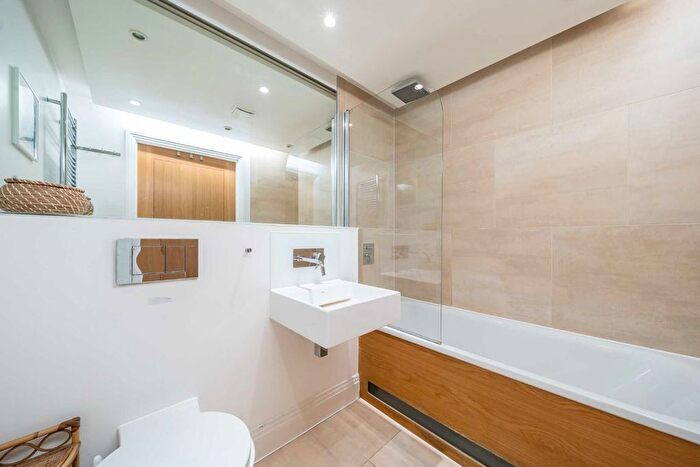 1 Bedroom Flat For Sale In Lea Bridge Road, London, E5