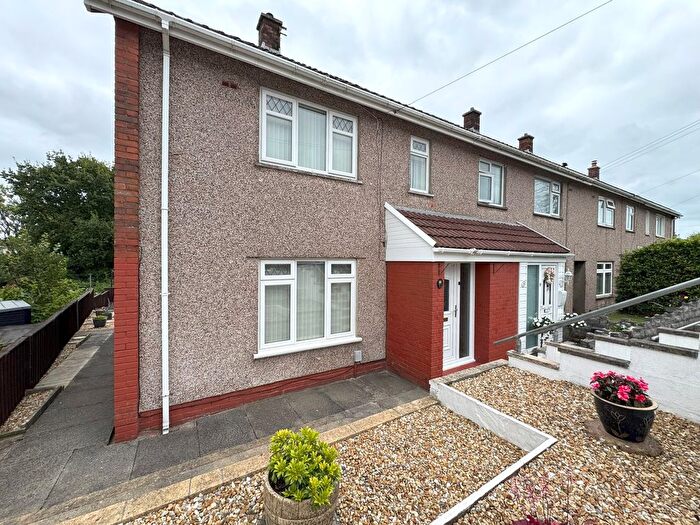 2 Bedroom Semi-detached House For Sale In Sunnybank Close, West Cross, Swansea, SA3