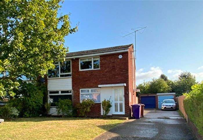 2 Bedroom Maisonette To Rent In Halsey Drive, Hitchin, SG4