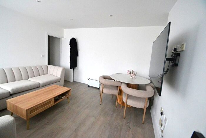 2 Bedroom Flat To Rent In Lyttelton Road, London, N2