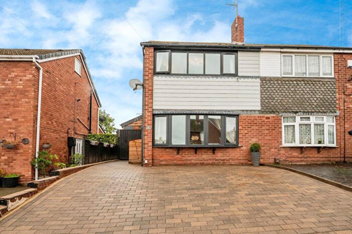 2 Bedroom Semi-Detached House For Sale In Waterfield Close, Tipton, DY4