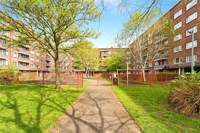 3 Bedroom Flat For Sale In Cambridge Gardens, Kingston Upon Thames, KT1