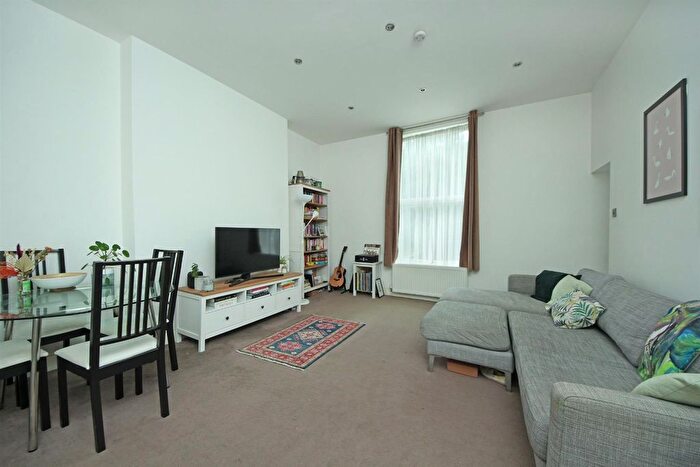 2 Bedroom Flat To Rent In Horn Lane, W3
