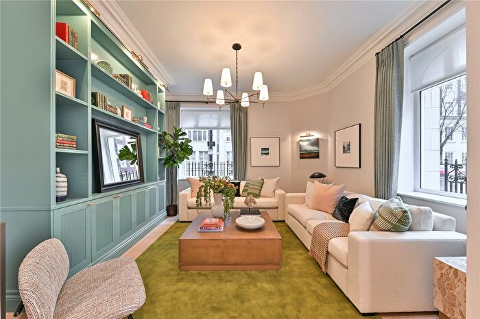 2 Bedroom Flat For Sale In Seymour Place, Marylebone, London, W1H