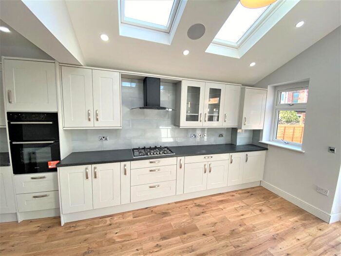 4 Bedroom House To Rent In Glenham Drive, Ilford, IG2