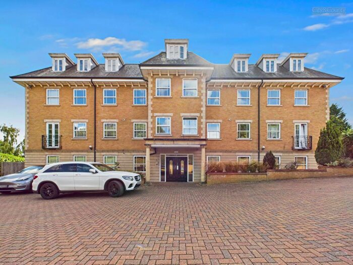 2 Bedroom Apartment For Sale In Thorpe Road, Peterborough, PE3