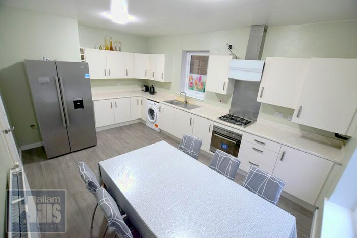 3 Bedroom Semi-Detached House To Rent In Park Spring Close, Sheffield, South Yorkshire, S2