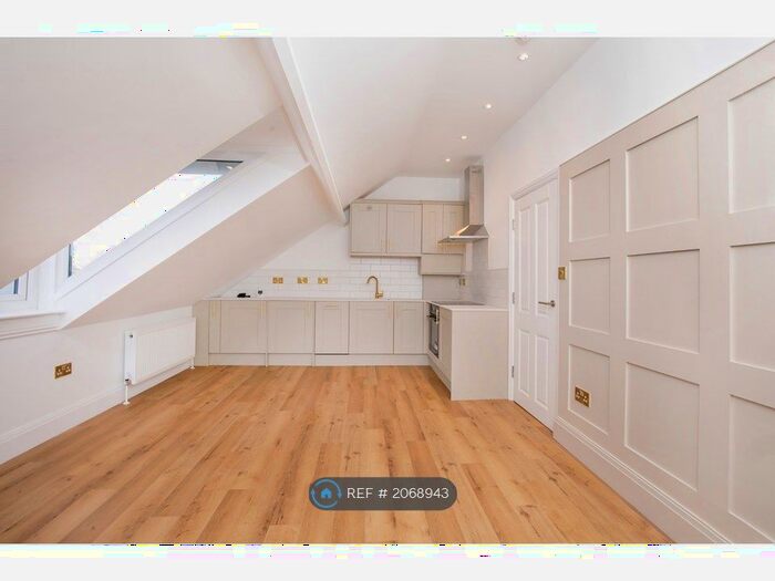 1 Bedroom Flat To Rent In Bootham Crescent, York, YO30