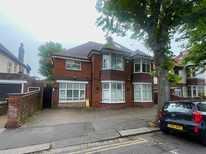 Studio To Rent In Holland Road, Hove, BN3