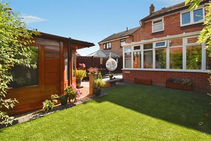 3 Bedroom Semi-Detached House For Sale In Ringrose Close, Newark, NG24