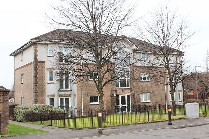 2 Bedroom Flat For Sale In Oakburn Walk, Jamestown, G83