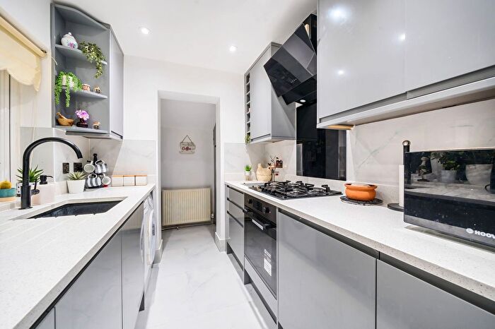 2 Bedroom Terraced House To Rent In Beulah Road, Sutton, SM1