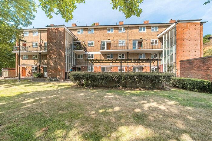 3 Bedroom Flat For Sale In Blyth Road, Bromley, BR1