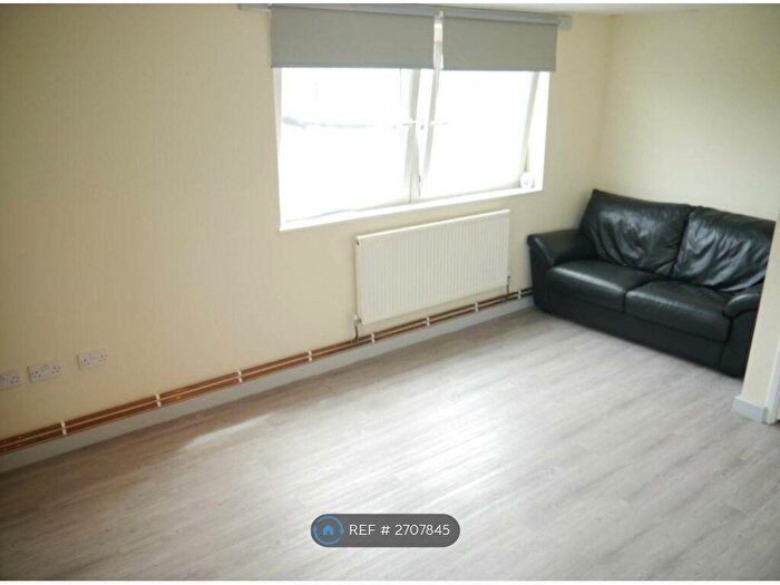 Studio To Rent In Broomfield Court, Hatfield, AL10