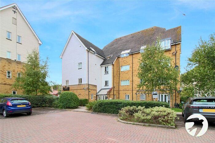 2 Bedroom Flat To Rent In Compass Court, Waterside, Gravesend, Kent, DA11