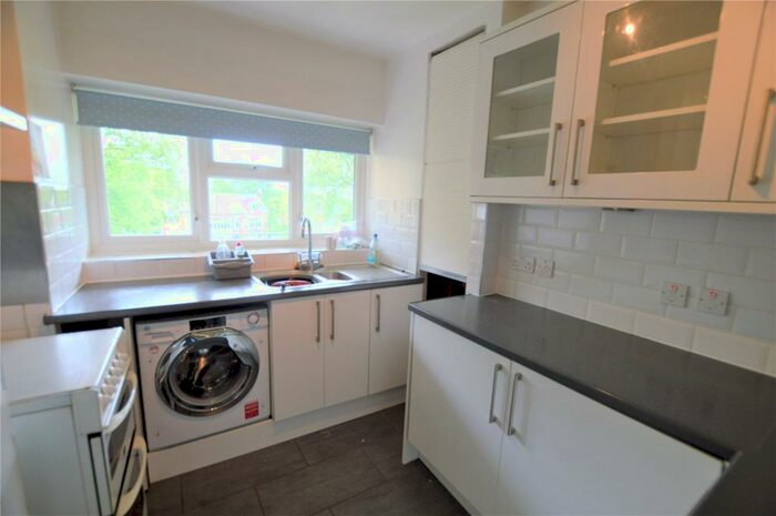 2 Bedroom Apartment To Rent In Auckland Rise, London, SE19