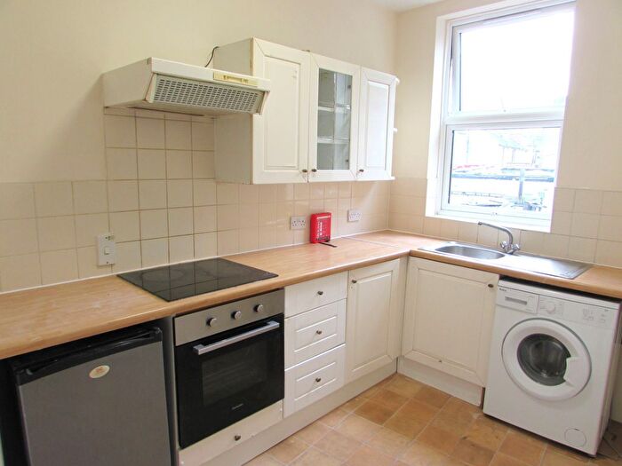 2 Bedroom Flat To Rent In High Street, Harrow Wealdstone, Middlesex, HA3