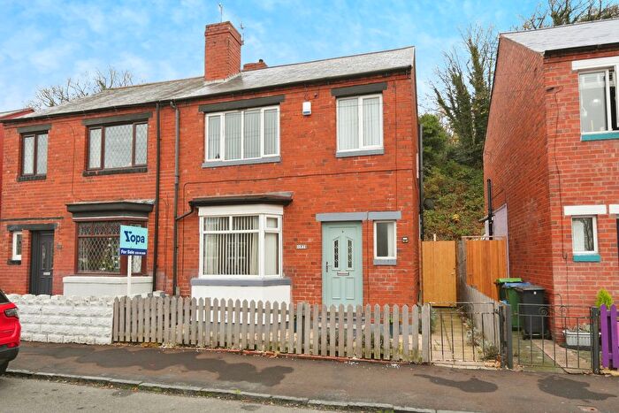 3 Bedroom Semi Detached House For Sale In Wrights Lane, Cradley Heath, B64