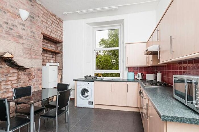 4 Bedroom Flat To Rent In L Morningside Road, Edinburgh, EH10