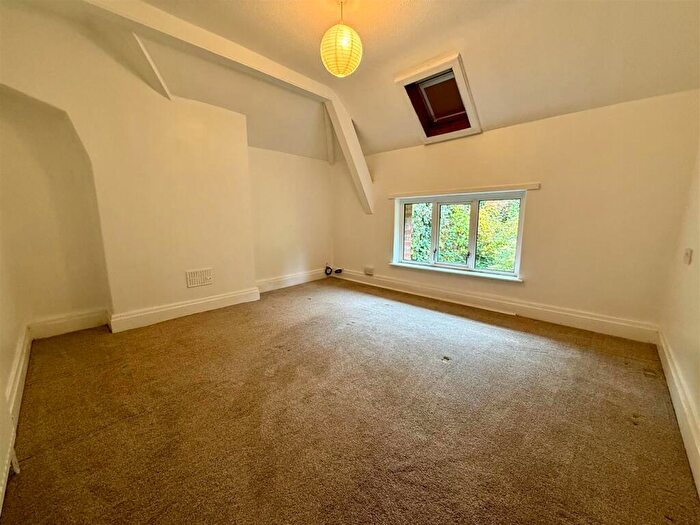 House To Rent In Whinfield Place, Priors Close, Preston New Road, Blackburn, BB2