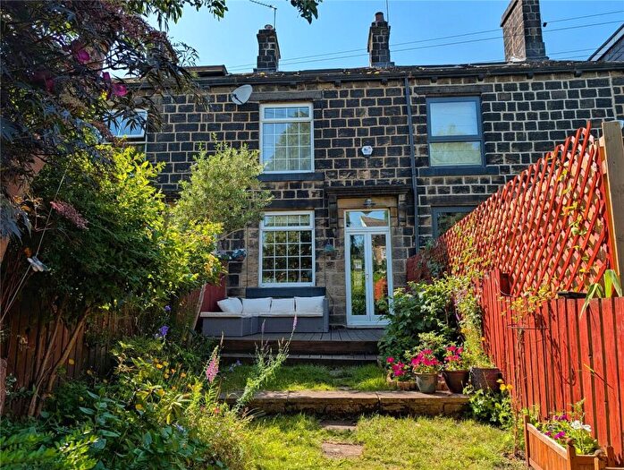 3 Bedroom Terraced House For Sale In West View, Yeadon, Leeds, West Yorkshire, LS19