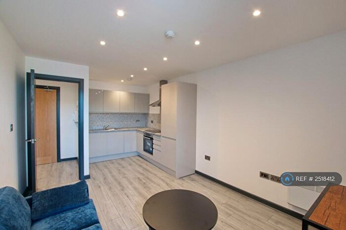 1 Bedroom Flat To Rent In Trinity Apartments, Leeds, LS13