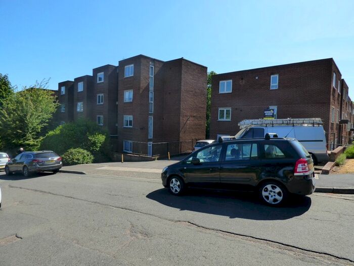 2 Bedroom Flat To Rent In Gravel Hill Close, Bexleyheath, Kent, DA6