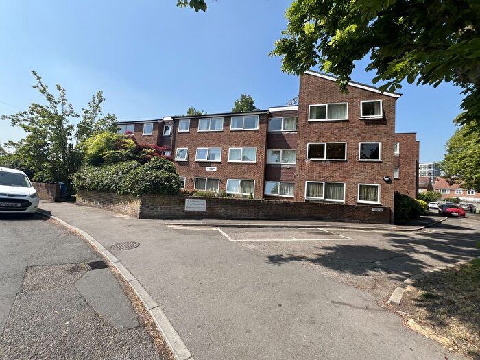 2 Bedroom Flat To Rent In St Catherines Court, Rosefield Road, Staines Upon Thames, TW18