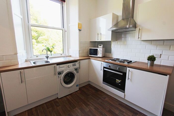 2 Bedroom Flat To Rent In Dalmeny Street, Edinburgh, EH6
