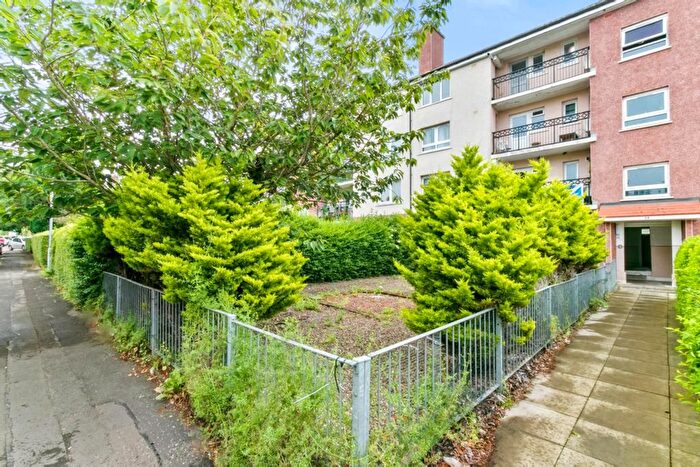 2 Bedroom Flat For Sale In Kerrycroy Avenue, Toryglen, G42