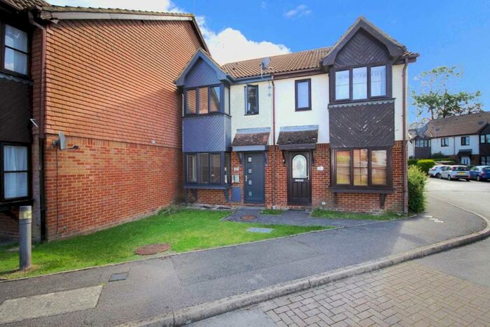 1 Bedroom Cluster House To Rent In Orchard Close, Wokingham, RG40