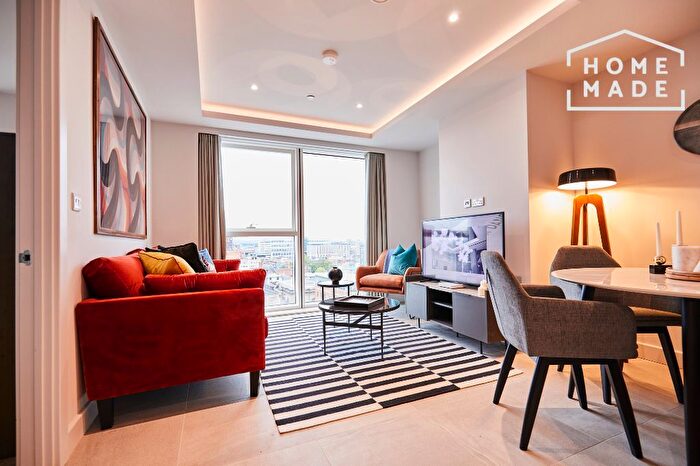 2 Bedroom Flat To Rent In Angel Gardens, M4
