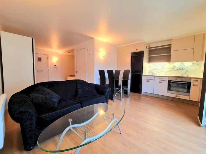 Flat To Rent In Alaska Building, Deals Gateway, London, SE13